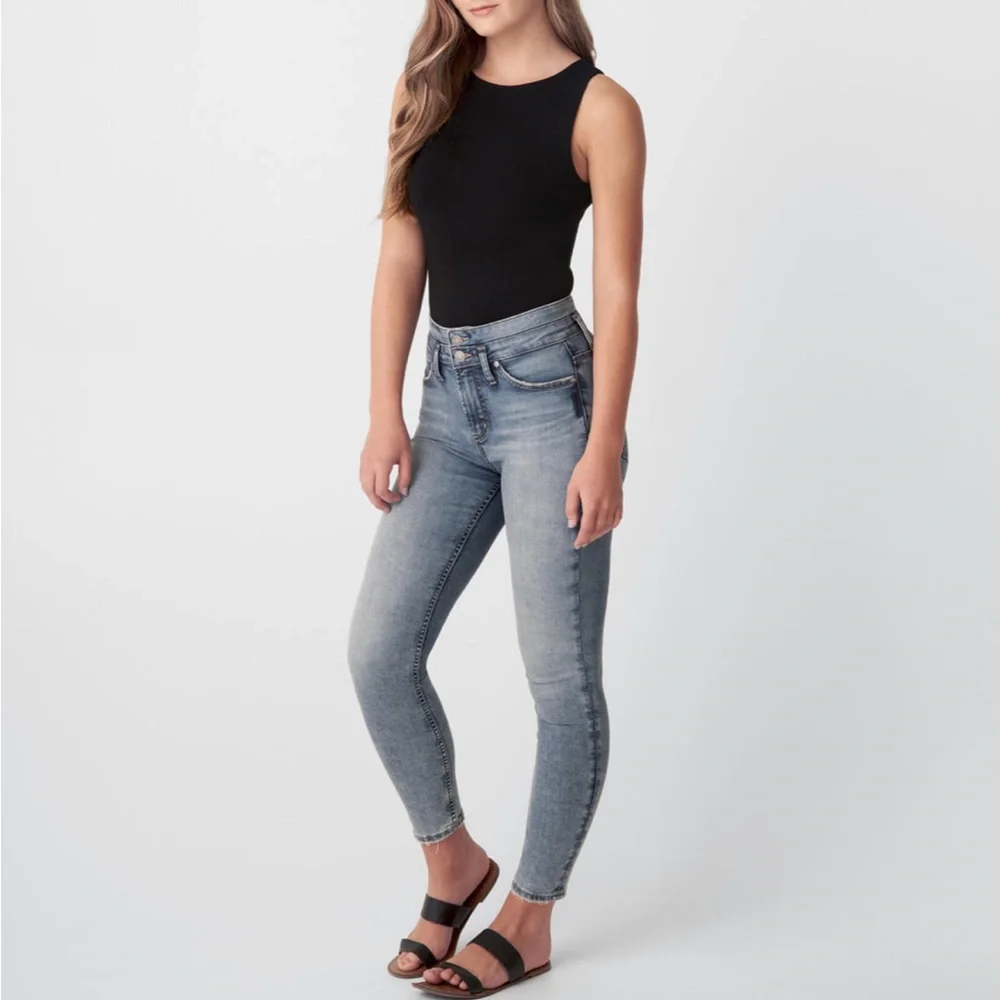 Silver High Note 2-button Super High Rise Jeans - Picture 2 of 8